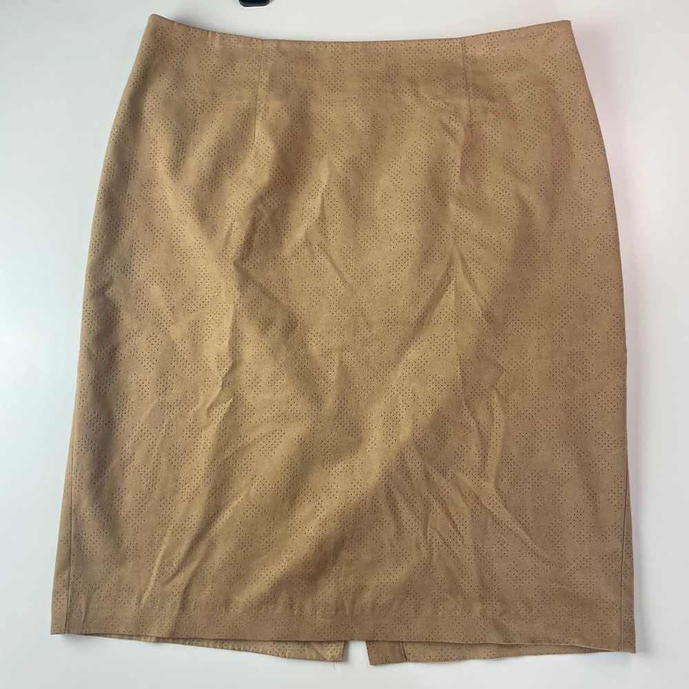 Chicos Tan Faux Suede Perforated Laser Cut Pencil Skirt Size 2‎ L 12 4501081336